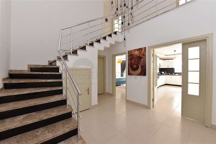 اطلالة بحر - دوبلكس 4 غرف وصالة - مفروشة - ضمن مجمع قريب من البحر -في كارجي جاك /الانيا 