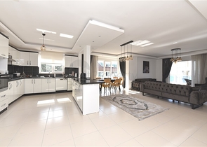 اطلالة بحر - دوبلكس 4 غرف وصالة - مفروشة - ضمن مجمع قريب من البحر -في كارجي جاك /الانيا 