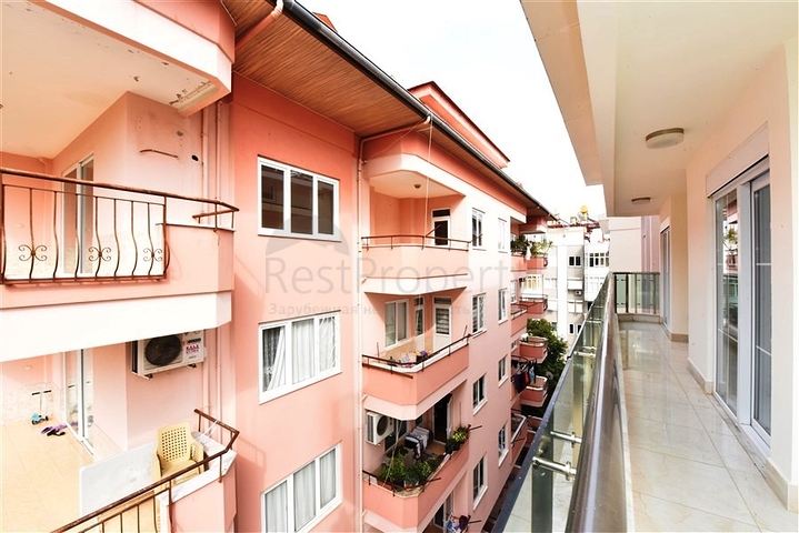 اطلالة مفتوحة - دوبلكس 3 غرف وصالة - في مركز الانيا 