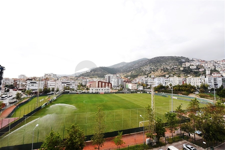 اطلالة مفتوحة - دوبلكس 3 غرف وصالة - في مركز الانيا 