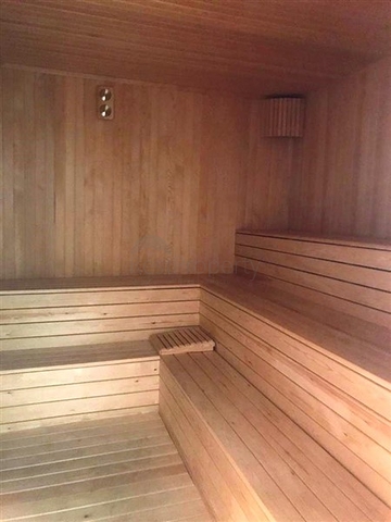 اطلالة مفتوحة - دوبلكس 3 غرف وصالة - في مركز الانيا 