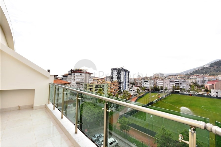 اطلالة مفتوحة - دوبلكس 3 غرف وصالة - في مركز الانيا 