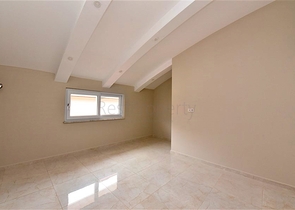 اطلالة مفتوحة - دوبلكس 3 غرف وصالة - في مركز الانيا 