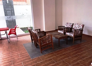 اطلالة مفتوحة - دوبلكس 3 غرف وصالة - في مركز الانيا 