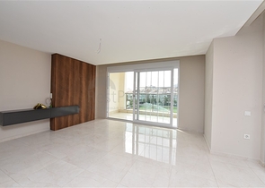 اطلالة مفتوحة - دوبلكس 3 غرف وصالة - في مركز الانيا 