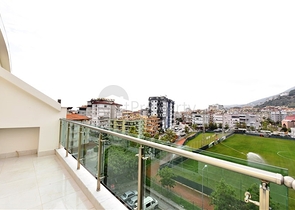 اطلالة مفتوحة - دوبلكس 3 غرف وصالة - في مركز الانيا 