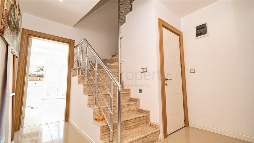 بنتهاوس 3 + 1 مع اثاث 600 م من البحر في انطاليا