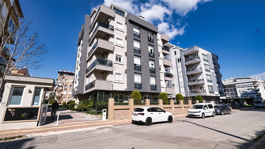 بنتهاوس 3 + 1 مع اثاث 600 م من البحر في انطاليا