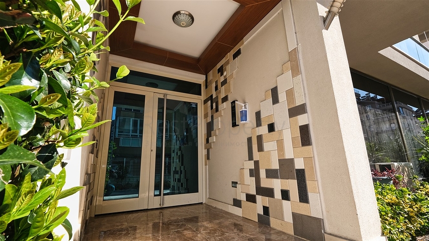 بنتهاوس 3 + 1 مع اثاث 600 م من البحر في انطاليا