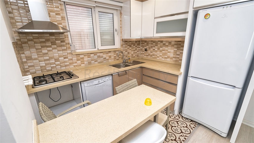 بنتهاوس 3 + 1 مع اثاث 600 م من البحر في انطاليا