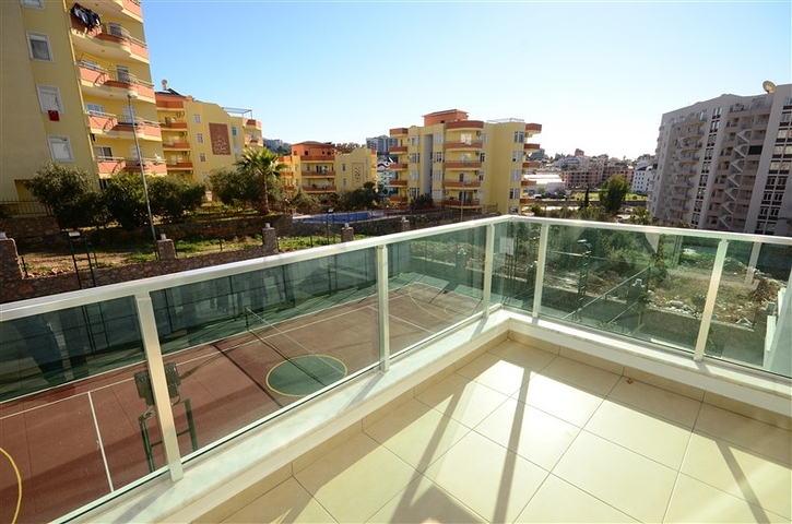 ضمن مجمع يضم كافة الخدمات - في منطقة مركزية - شقة غرفة وصالة - توسمور / الانيا 