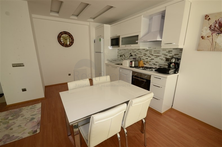 ضمن مجمع يضم كافة الخدمات - في منطقة مركزية - شقة غرفة وصالة - توسمور / الانيا 