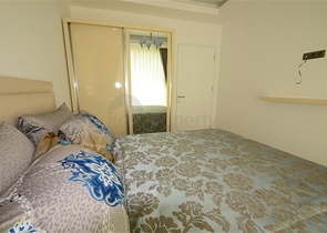 ضمن مجمع يضم كافة الخدمات - في منطقة مركزية - شقة غرفة وصالة - توسمور / الانيا 