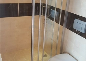 شقة عائلية - قريبة من البحر والاسواق - غرفتين وصالة -مع الاثاث -في مهموتلار / الانيا 