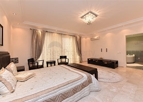 فيلا ضخمة - 7غرف نوم - مساحة 600 م - في كارجي جاك / الانيا 