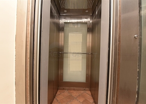 فيلا ضخمة - 7غرف نوم - مساحة 600 م - في كارجي جاك / الانيا 