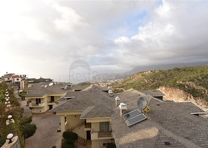 فيلا ضخمة - 7غرف نوم - مساحة 600 م - في كارجي جاك / الانيا 