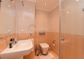 فيلا ضخمة - 7غرف نوم - مساحة 600 م - في كارجي جاك / الانيا 