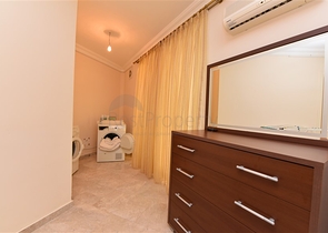 فيلا ضخمة - 7غرف نوم - مساحة 600 م - في كارجي جاك / الانيا 