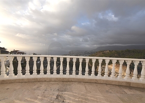 فيلا ضخمة - 7غرف نوم - مساحة 600 م - في كارجي جاك / الانيا 