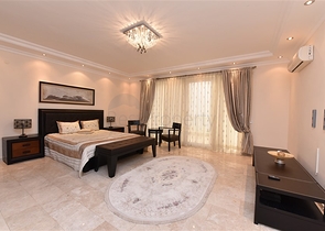 فيلا ضخمة - 7غرف نوم - مساحة 600 م - في كارجي جاك / الانيا 