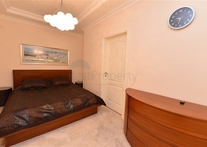 فيلا ضخمة - 7غرف نوم - مساحة 600 م - في كارجي جاك / الانيا 