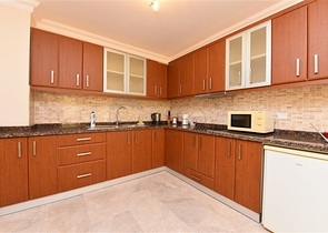 فيلا ضخمة - 7غرف نوم - مساحة 600 م - في كارجي جاك / الانيا 