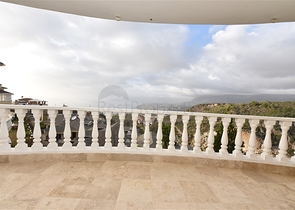 فيلا ضخمة - 7غرف نوم - مساحة 600 م - في كارجي جاك / الانيا 