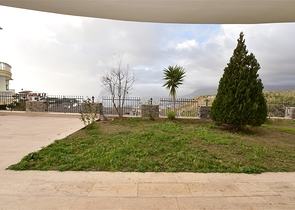 فيلا ضخمة - 7غرف نوم - مساحة 600 م - في كارجي جاك / الانيا 