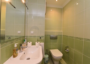 فيلا ضخمة - 7غرف نوم - مساحة 600 م - في كارجي جاك / الانيا 