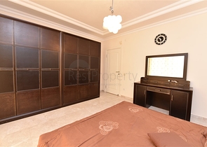 فيلا ضخمة - 7غرف نوم - مساحة 600 م - في كارجي جاك / الانيا 