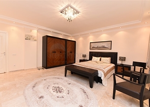 فيلا ضخمة - 7غرف نوم - مساحة 600 م - في كارجي جاك / الانيا 