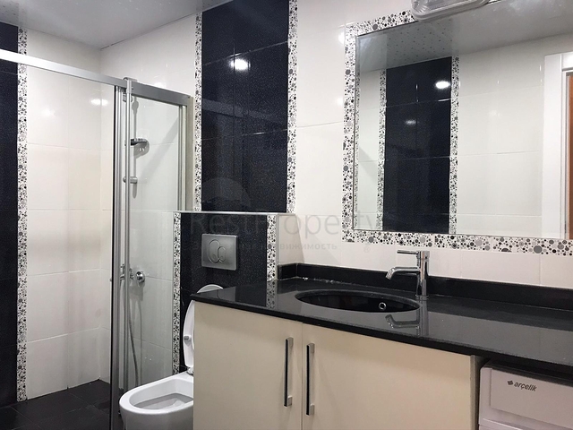 شقة ارضية - 3 غرف وصالة - في اوبا / الانيا 