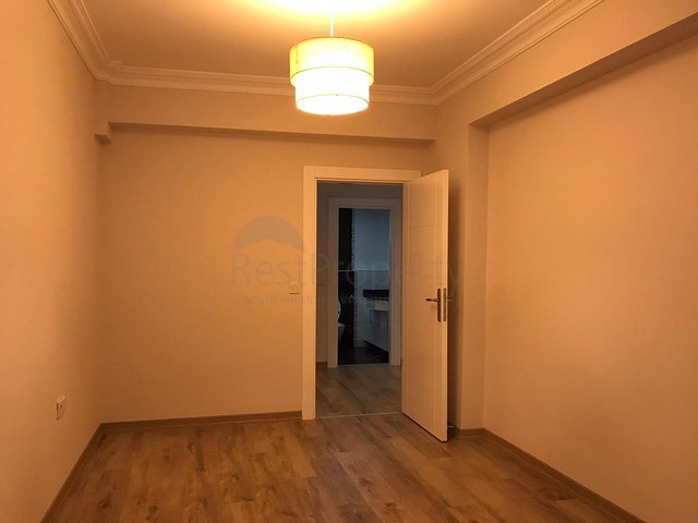 شقة ارضية - 3 غرف وصالة - في اوبا / الانيا 