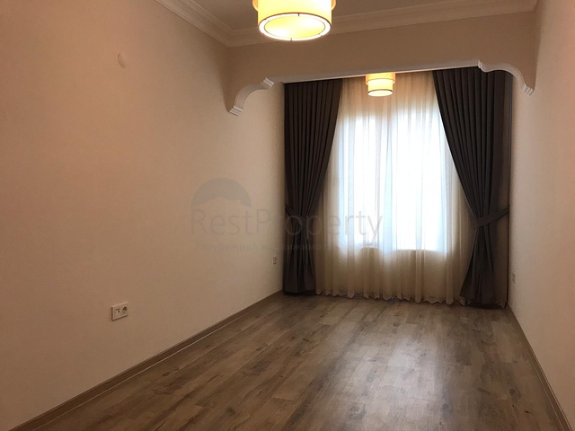 شقة ارضية - 3 غرف وصالة - في اوبا / الانيا 