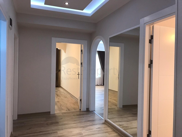 شقة ارضية - 3 غرف وصالة - في اوبا / الانيا 