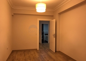 شقة ارضية - 3 غرف وصالة - في اوبا / الانيا 