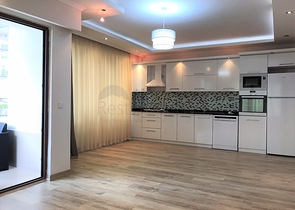 شقة ارضية - 3 غرف وصالة - في اوبا / الانيا 