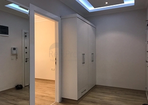 شقة ارضية - 3 غرف وصالة - في اوبا / الانيا 