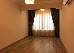 شقة ارضية - 3 غرف وصالة - في اوبا / الانيا 