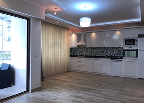 شقة ارضية - 3 غرف وصالة - في اوبا / الانيا 