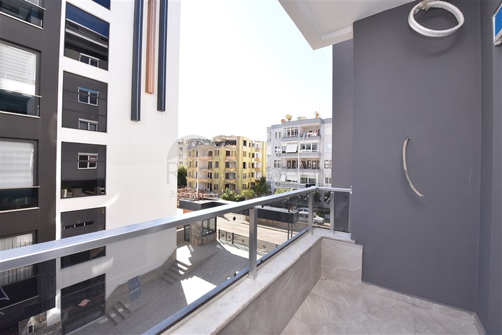 شقة جديدة - تصميم 2 غرفة وصالة -مطبخ منفصل -في مركز الانيا 