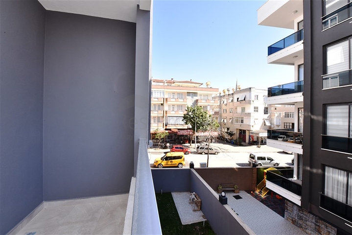 شقة جديدة - تصميم 2 غرفة وصالة -مطبخ منفصل -في مركز الانيا 