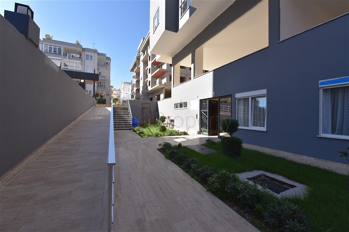 شقة جديدة - تصميم 2 غرفة وصالة -مطبخ منفصل -في مركز الانيا 