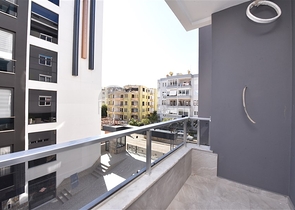 شقة جديدة - تصميم 2 غرفة وصالة -مطبخ منفصل -في مركز الانيا 