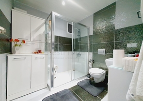 ضمن مجمع فاخر - شقة عائلية - غرفتين وصالة -مفروشة - في مهموتلار / الانيا 