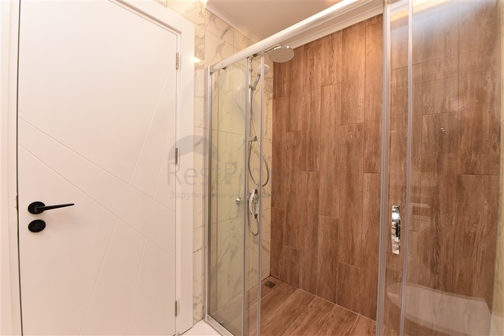 شقة عائلية واسعة - تصميم 5 غرف وصالة - في مركز مدينة الانيا 