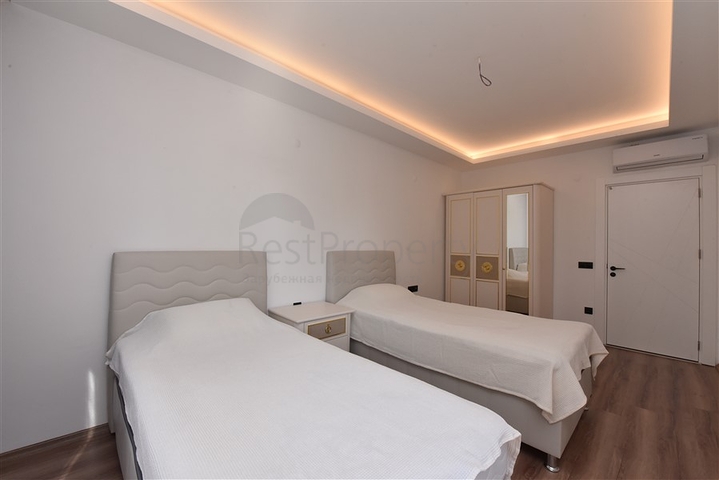 شقة عائلية واسعة - تصميم 5 غرف وصالة - في مركز مدينة الانيا 