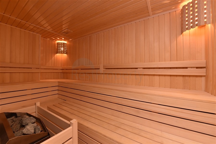 شقة عائلية واسعة - تصميم 5 غرف وصالة - في مركز مدينة الانيا 