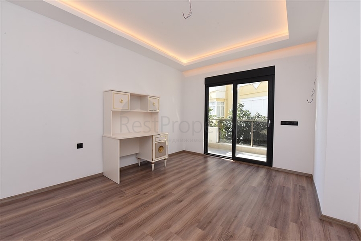 شقة عائلية واسعة - تصميم 5 غرف وصالة - في مركز مدينة الانيا 